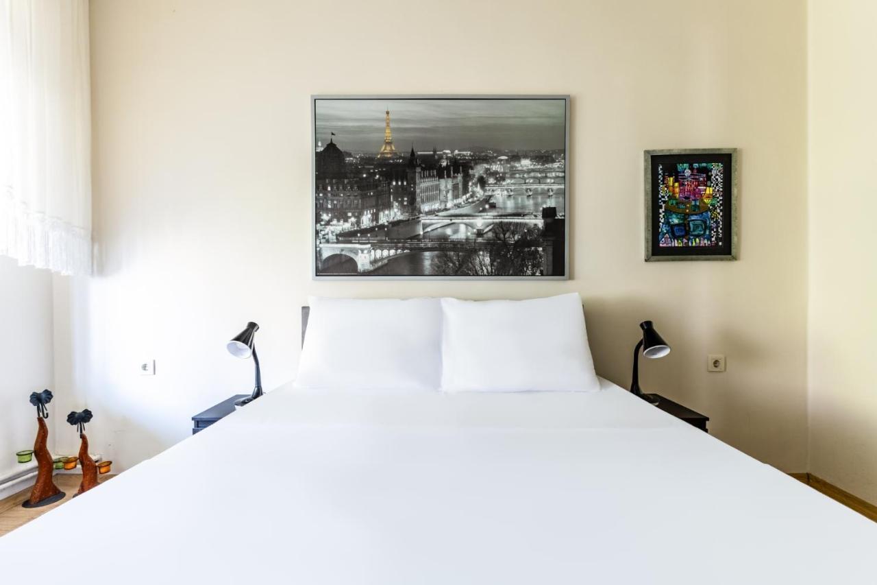 Spacious Flat W Balcony 3 Min To Kadikoy Square Appartamento *