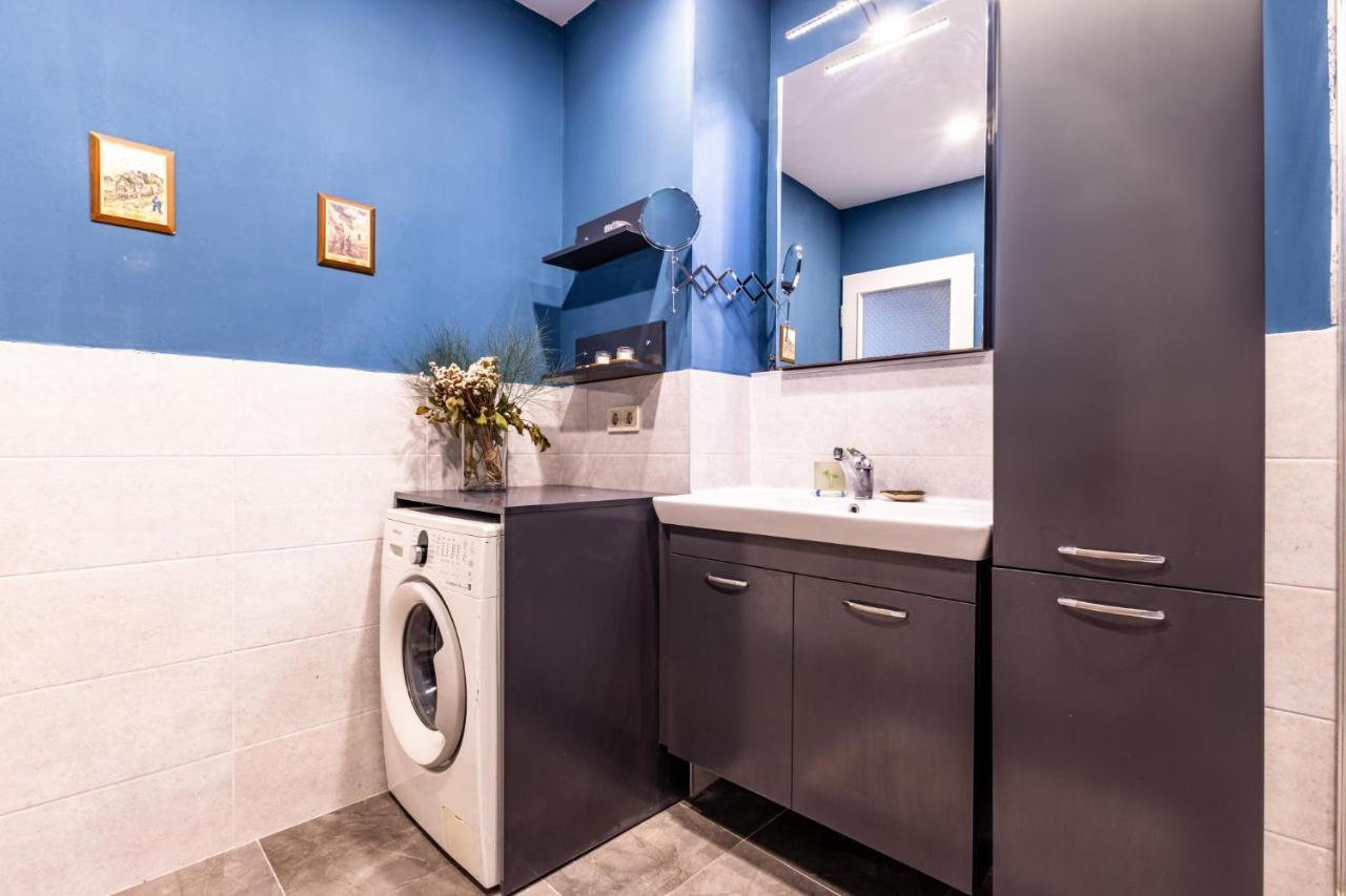 Spacious Flat W Balcony 3 Min To Kadikoy Square Appartamento *