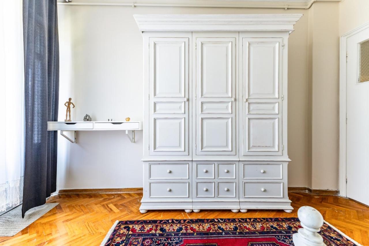Spacious Flat W Balcony 3 Min To Kadikoy Square * İstanbul